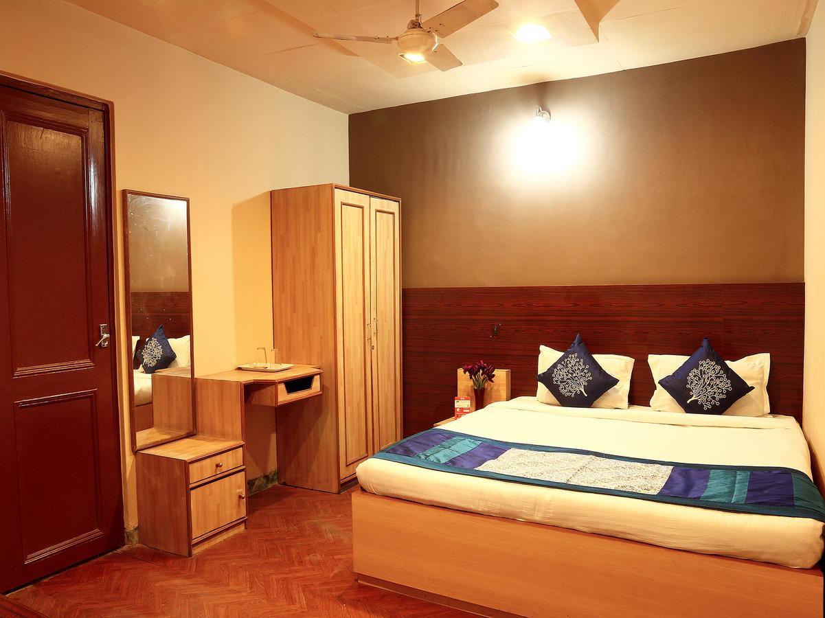 Oyo Rooms Ballygunge Hazra Law College Калькутта Экстерьер фото